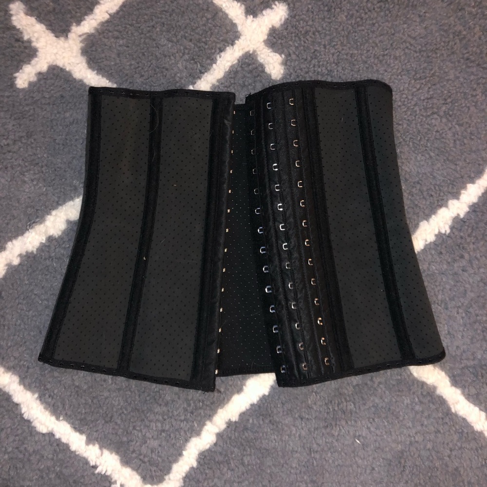 Waist trainer